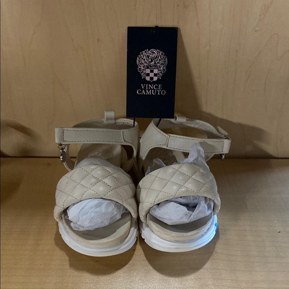 Size 9 Vince Camuto Ivory Quilted Sandals